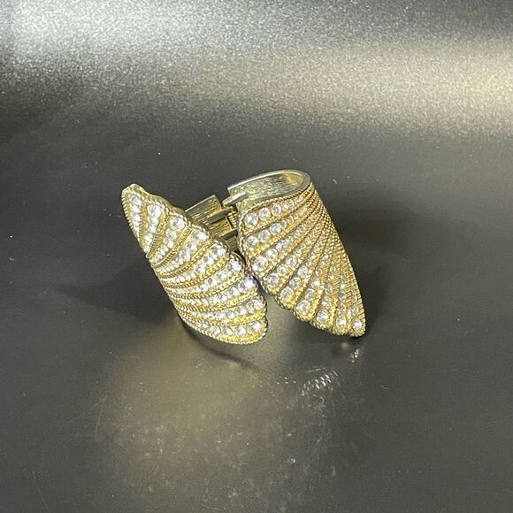 Beautiful Rhinestone Hinged Bracelet - Picture 2 of 4